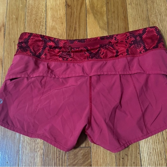 Lululemon - Picture 12 of 15